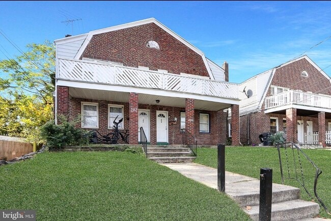 Building Photo - 204 W 35th St Unit Apt 2