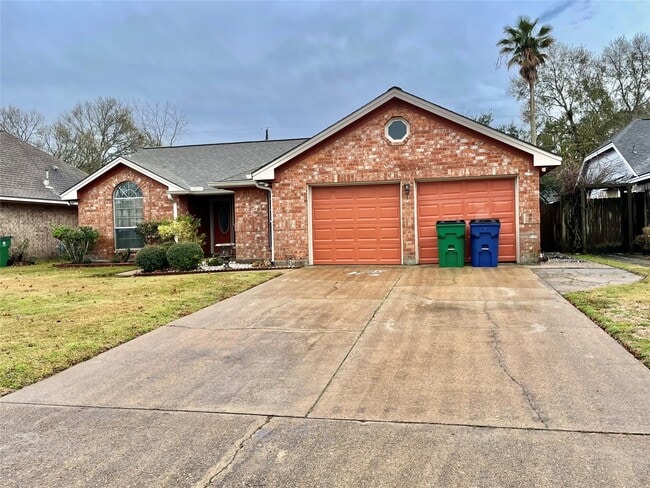 Photo - 704 Manor Dr