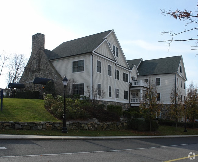 2 Dearfield Dr
