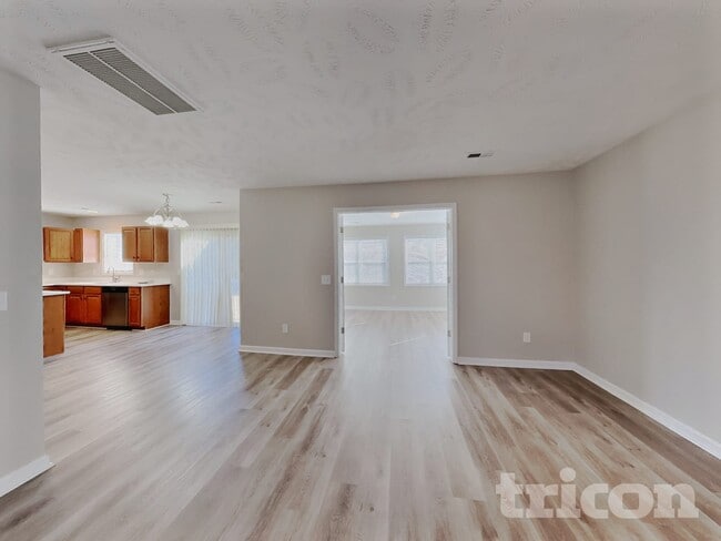 Photo - 200 Lattimore Rd