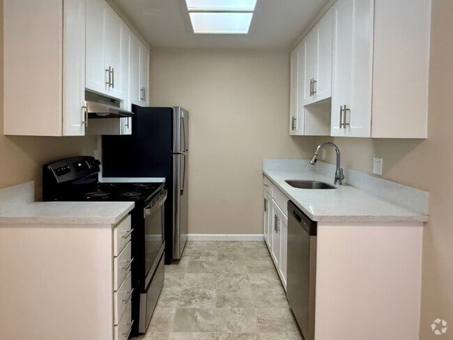 Building Photo - Bright and Updated 1 Bedroom 1 Bath Upstai... Unit #3 Rental