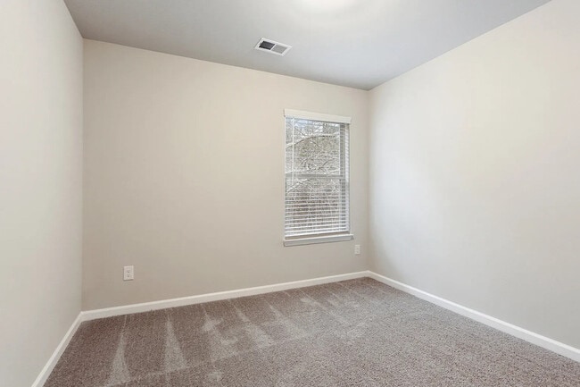 Photo - 305 Skipjack Ct