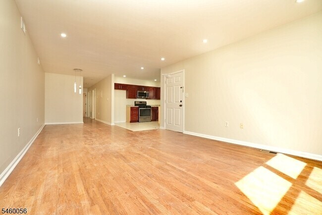 63 Seymour Ave Unit 1