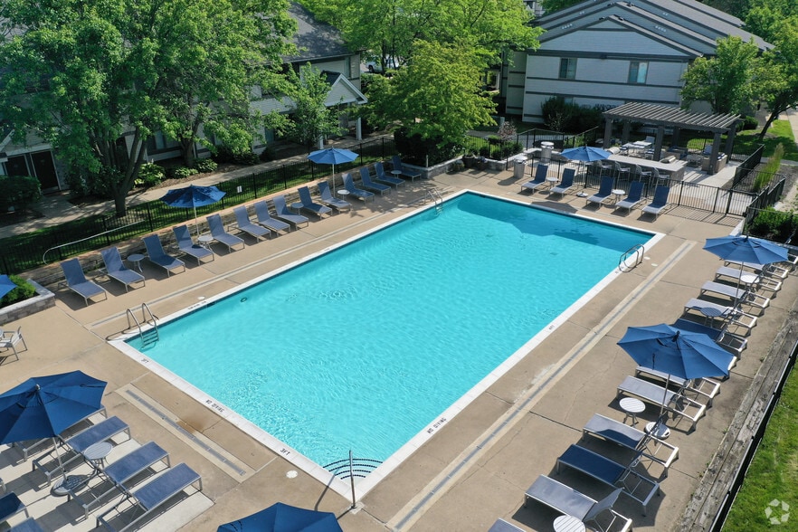 Swimming Pool & Lounge Chairs| The Villas at Northstar | Apartments in Ann Arbor Michigan