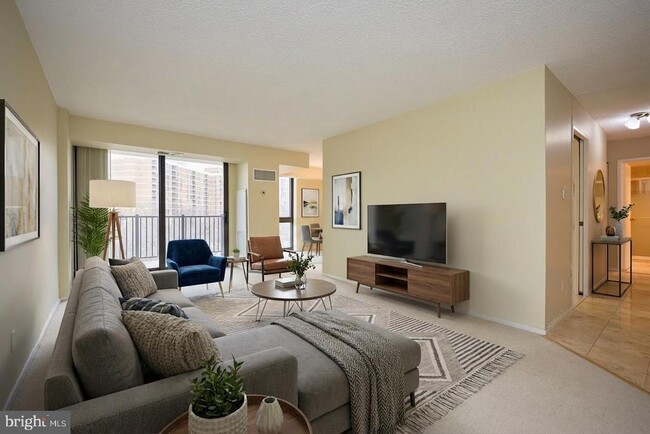 Photo - 2300 Pimmit Dr Unit 912