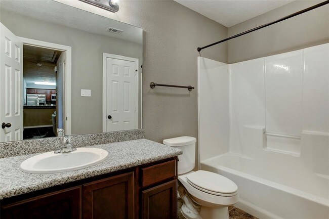 Photo - 2518 Staples St