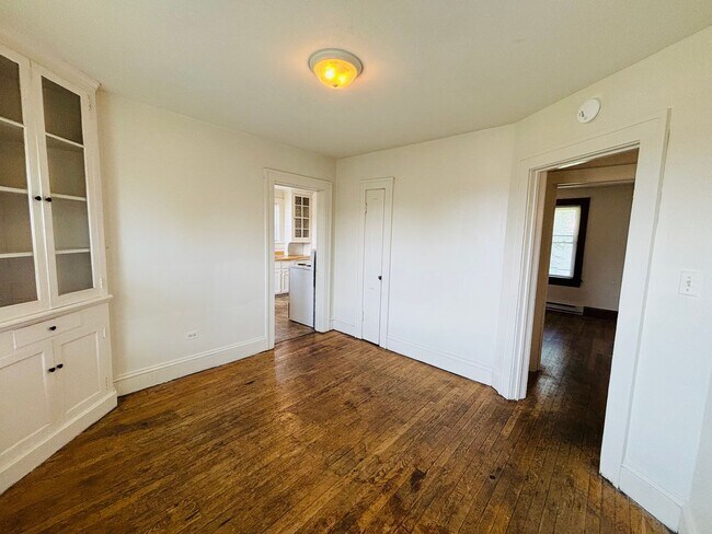 Photo - 3 Bedroom 1 Bath Duplex