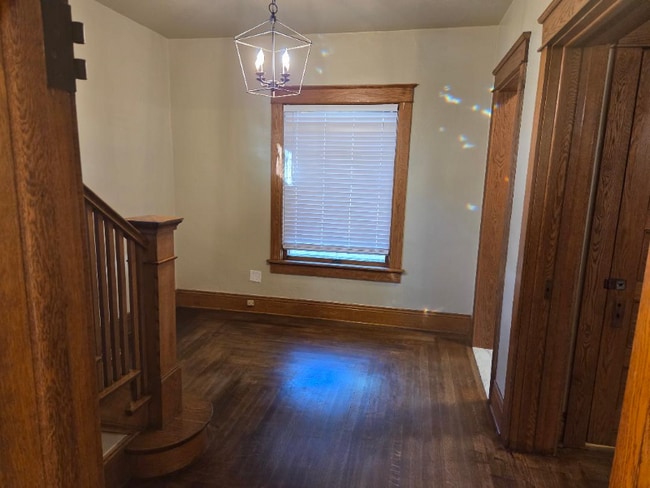 Photo - 717 Perry St