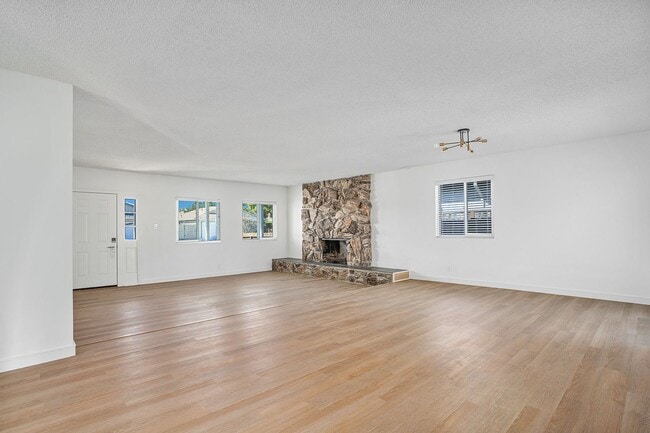 Photo - 339 Magnolia Dr