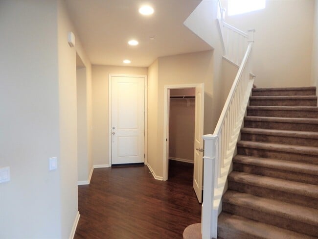 36500 Acanthus Dr
