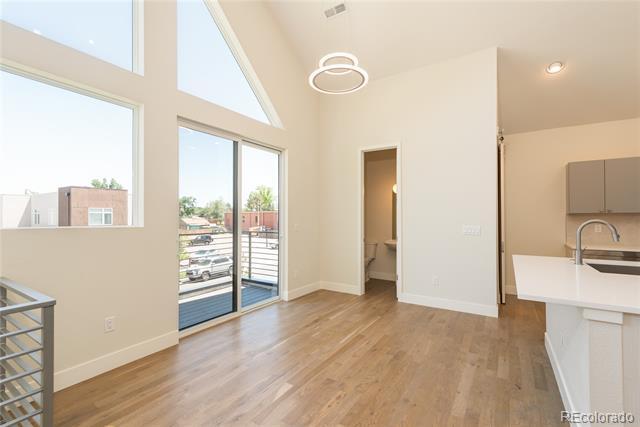 Photo - 3411 Albion St