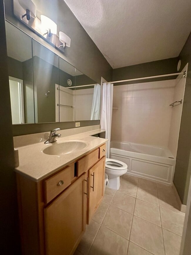 Photo - 222 N Columbus Dr Unidad 1407