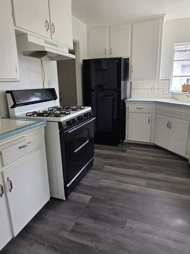 Building Photo - 545 W Hedges Ave Unit 545