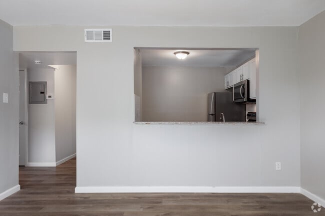 1BR, 1BA - 650SF - Dining Room