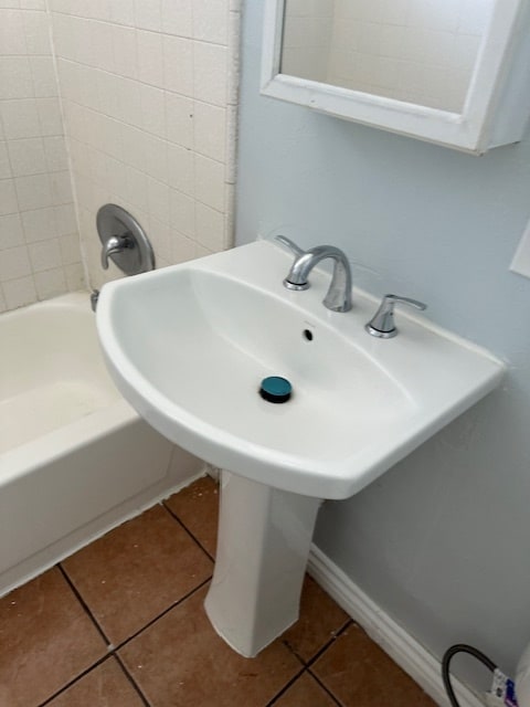 Bath - 605 E Avon Pl Unit B