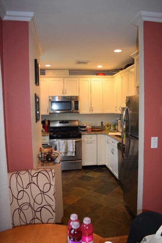 Building Photo - 116 Riverway Unit 4