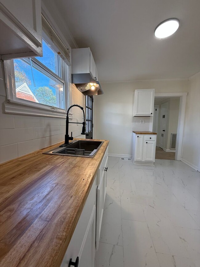 Building Photo - Recently remodeled 3-bedroom, 2-bath home located in East Montgomery.