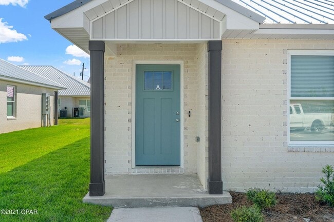 Building Photo - 3 bedroom 3 bath