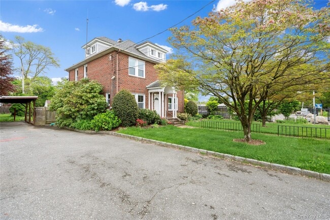 Photo - 1030 Glen Cove Ave