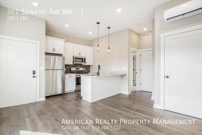 Photo - 301 Seward Ave NW Unit 1