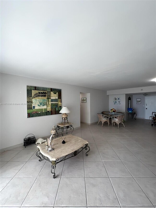 5825 Collins Ave Condo Unit 7K Condo for Rent in Miami Beach, FL