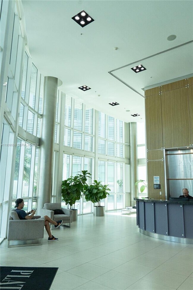 Photo - 480 NE 30th St Unidad 2206