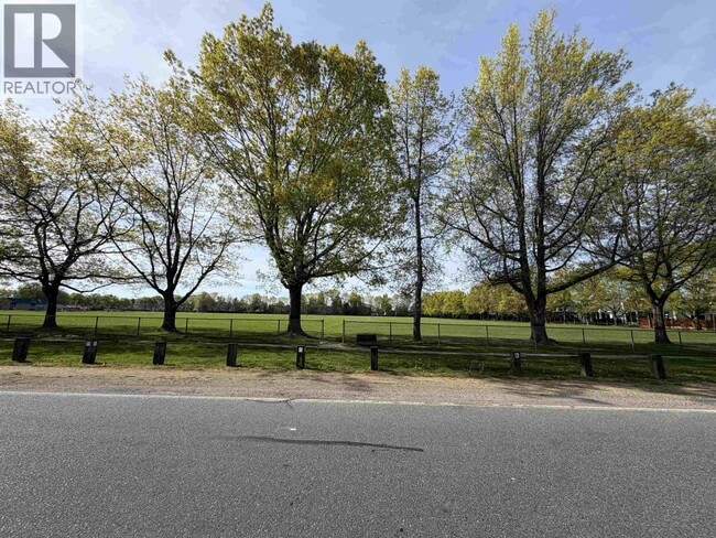 Photo - 3431 Springford Ave