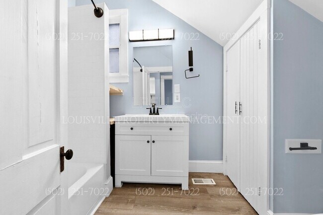 Photo - 1325 Hepburn Ave Unidad 1