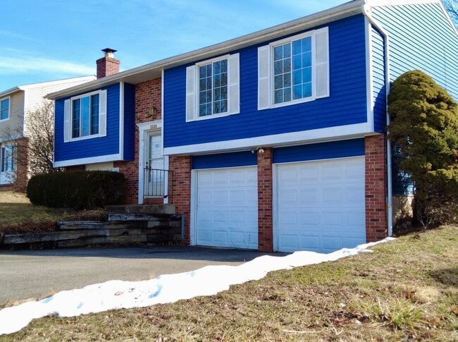 Photo - Spacious 3BR Bi-Level Home with 2-Car Garage in Reynoldsburg – $1,850/mo