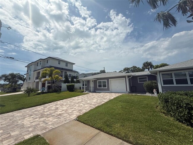 Photo - 3200 DE BAZAN Ave