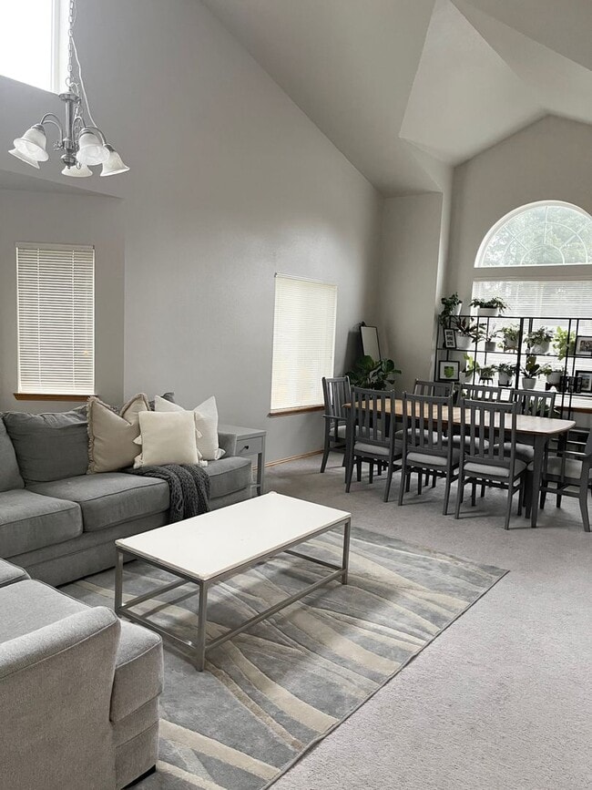 Photo - 4bd/2.5ba Renton Home