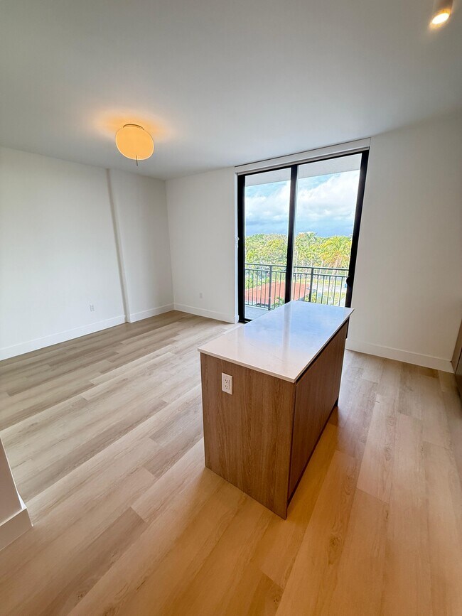 Photo - 2533 NE 183rd St Unit A17