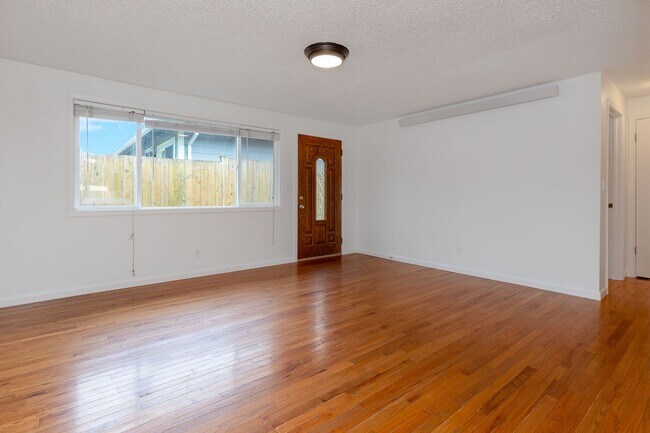 Photo - 5930-5940 NE 60th Ave Unidad 5936