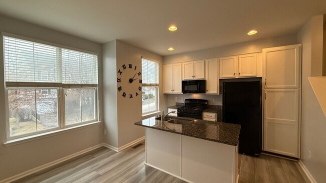 Photo - River Oaks Townhouse