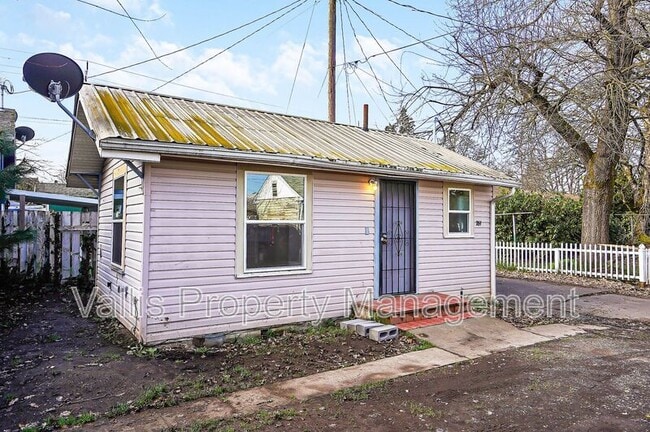 Photo - 351 19th St SE