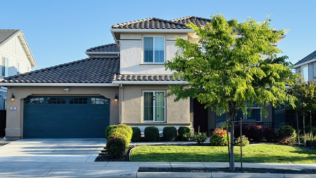 Photo - 486 Glenbrook Dr