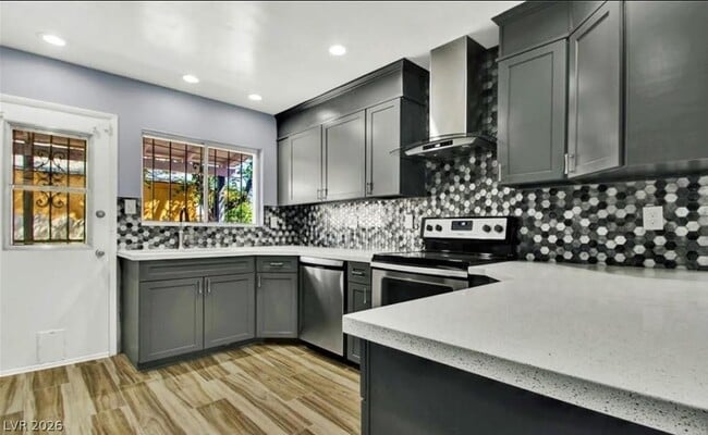 Photo - 1056 E Oakey Blvd