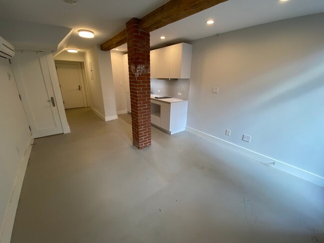 Building Photo - 457 Massachusetts Ave Unit 2 Rental