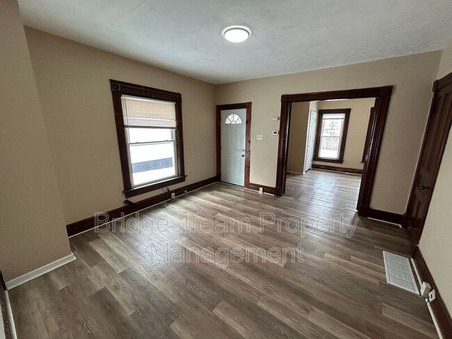 Photo - 168 Grove Ave