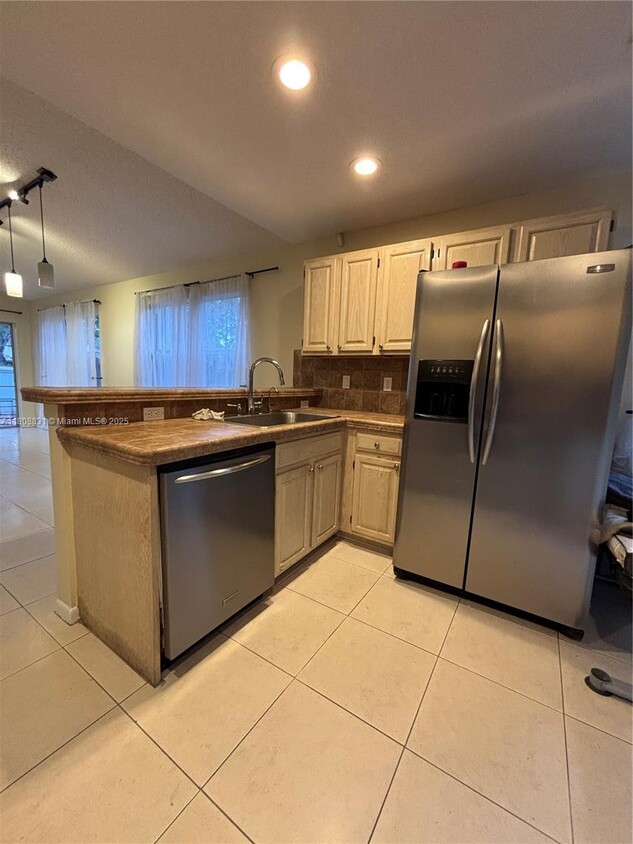 Photo - 9366 Arborwood Cir (Davie, FL)