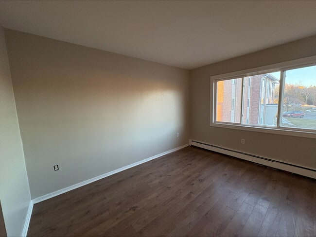 Photo - 7 Roxbury Dr Unit 8