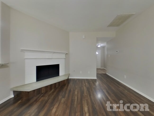 Photo - 2002 Briar Grove Dr