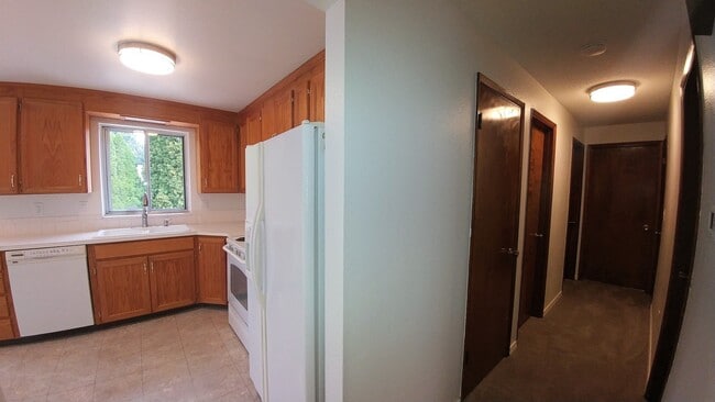 Photo - Newly Renovated 3 Bedroom Rambler w/ bonus room!!