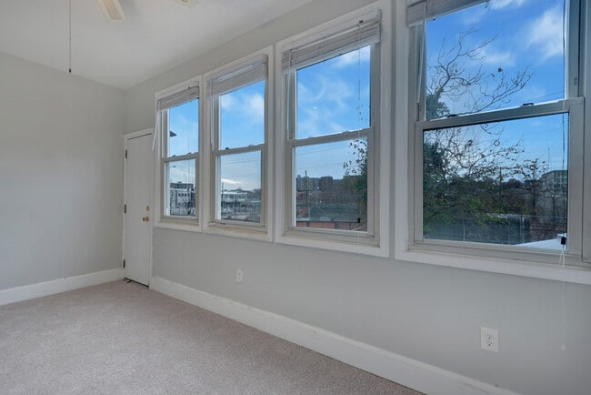 Photo - 2730 10th St NE