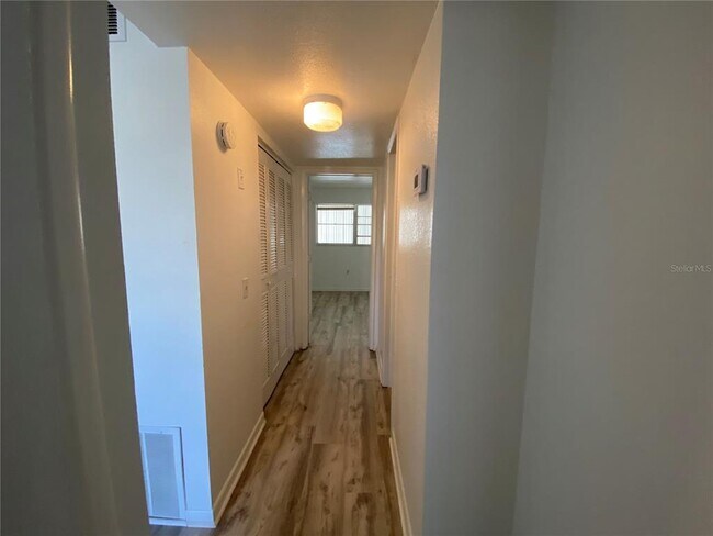 Photo - 911 Washington Ave SW Unit 212