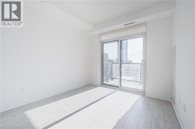 Photo - 55 Duke St W Unité 605