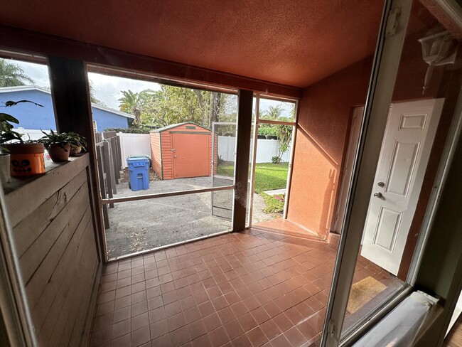 Photo - 61 NW 35th St