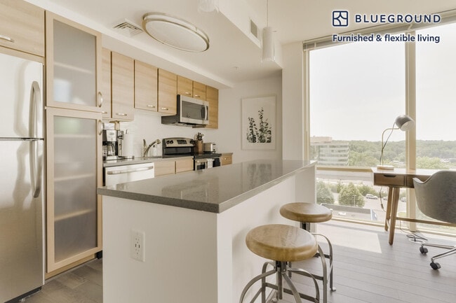 Photo - 8421 Broad St Unidad SI FL7-ID813