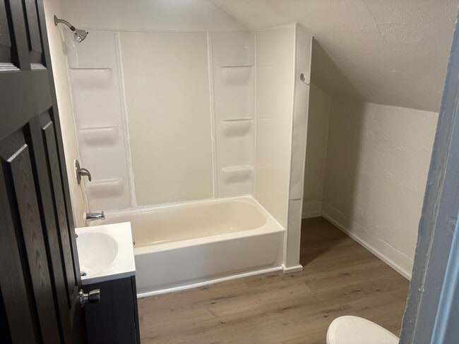 Photo - Duplex Apartment in Waterloo, IA