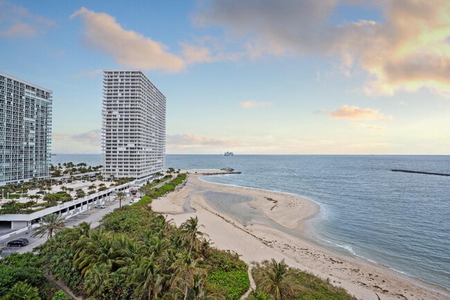 Building Photo - 2100 S Ocean Dr Unit 9A